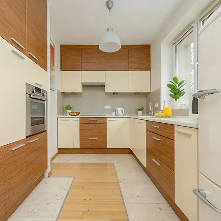 Daire Spacious In The Heart Of By Renters *